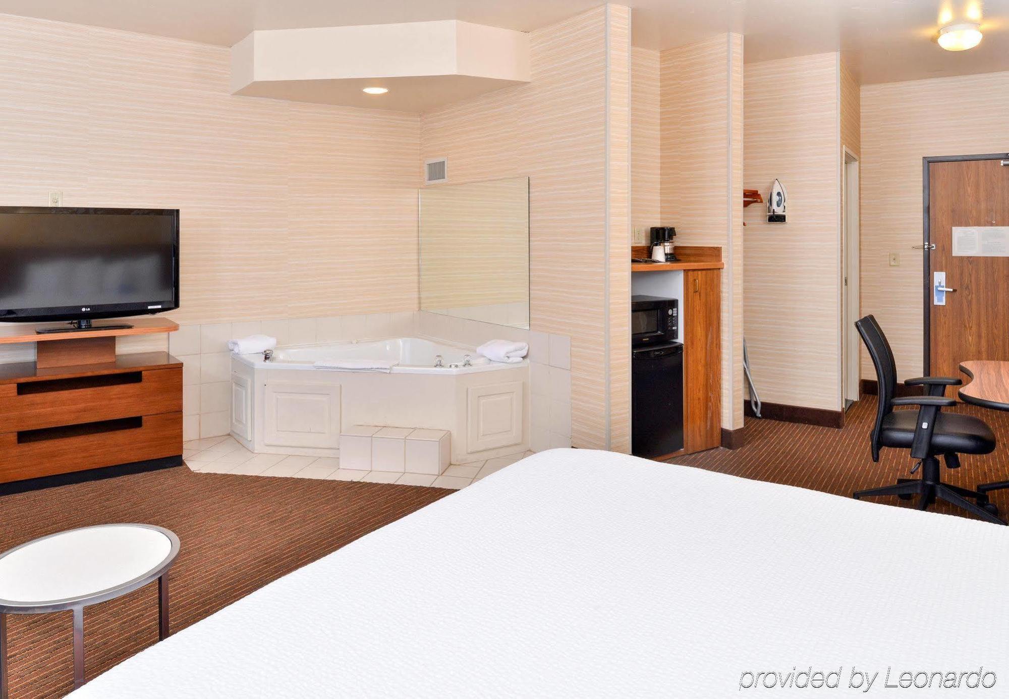 Fairfield Inn & Suites By Marriott Стимбот Спрингс Экстерьер фото