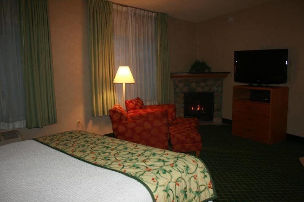 Fairfield Inn & Suites By Marriott Стимбот Спрингс Экстерьер фото