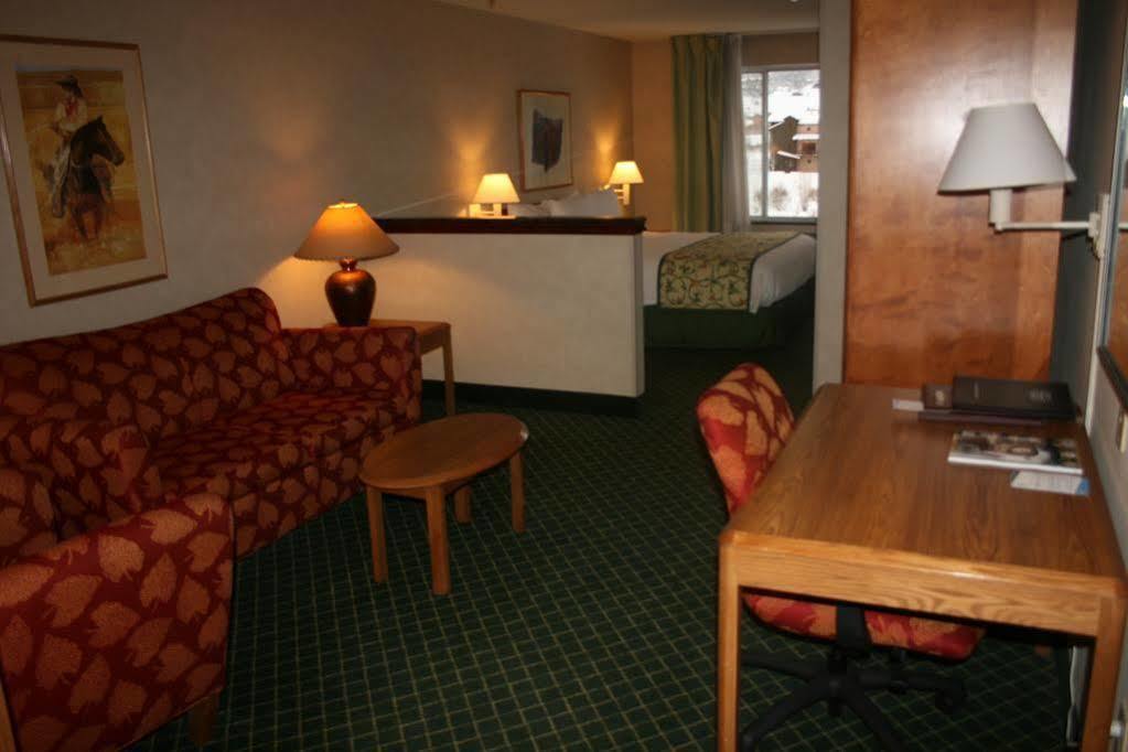 Fairfield Inn & Suites By Marriott Стимбот Спрингс Экстерьер фото